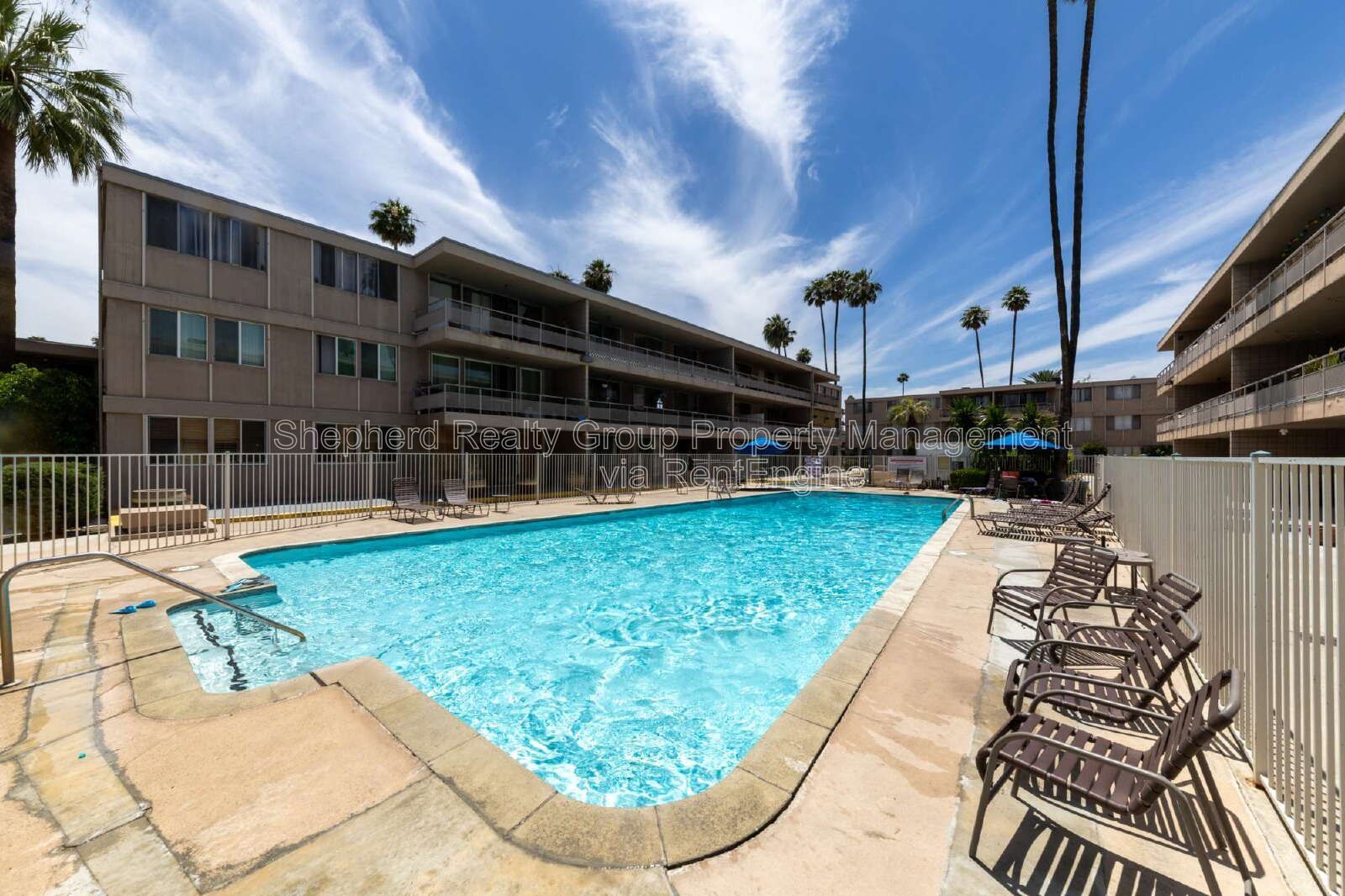 2 bed 2 bath condo with in unit washer/dryer property image