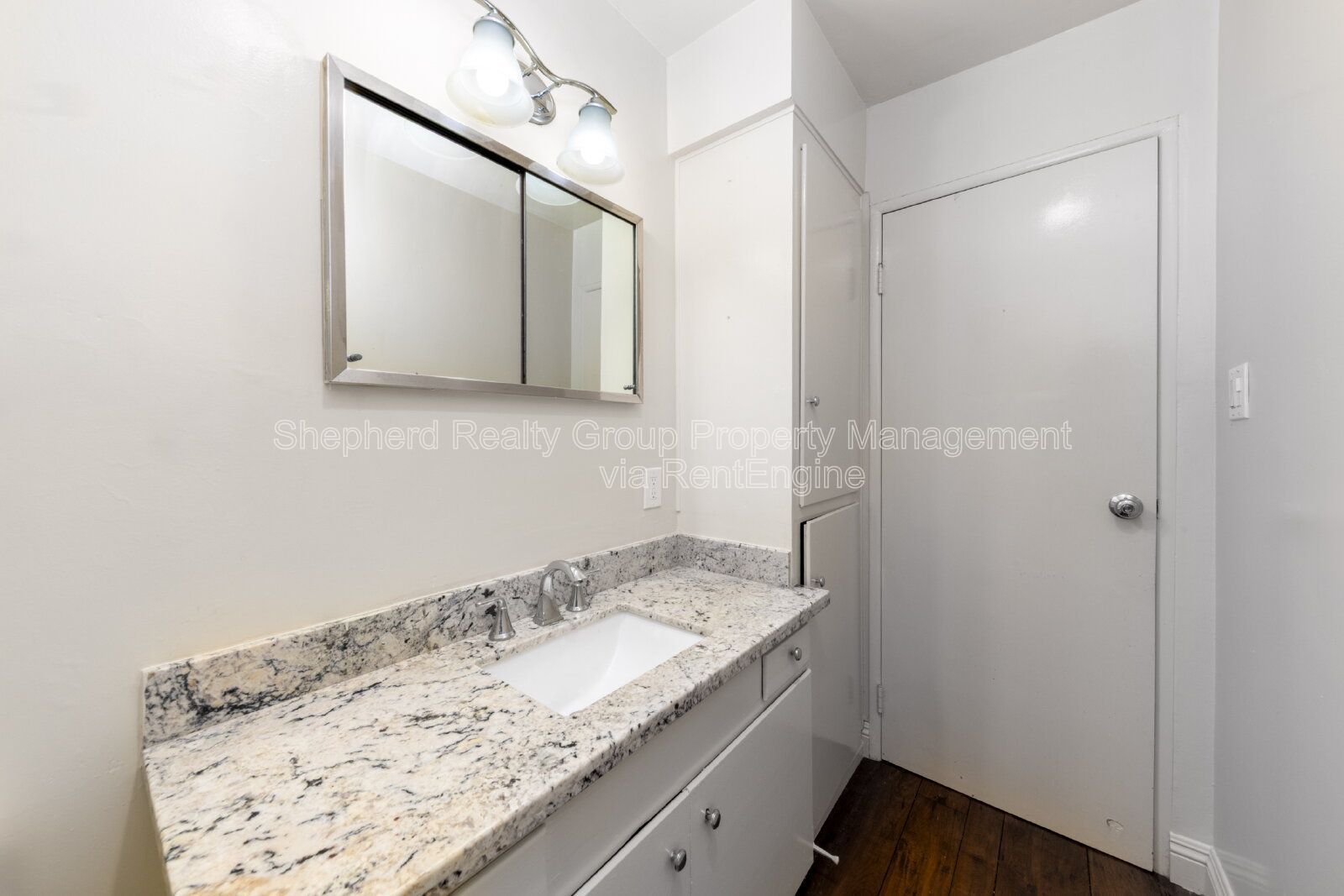 2 bed 2 bath condo with in unit washer/dryer property image