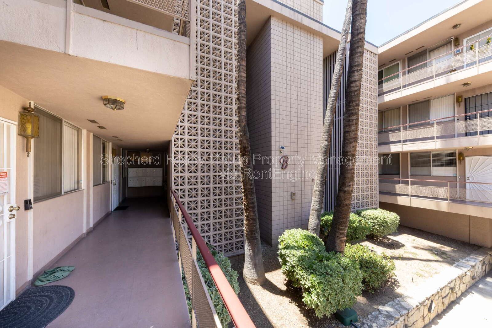 2 bed 2 bath condo with in unit washer/dryer property image