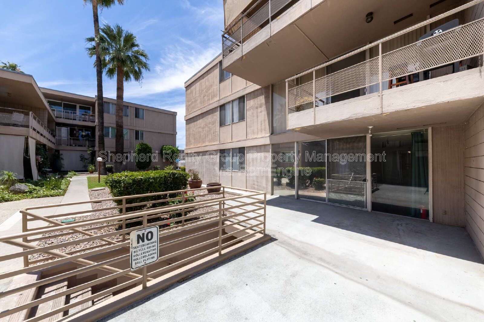 2 bed 2 bath condo with in unit washer/dryer property image