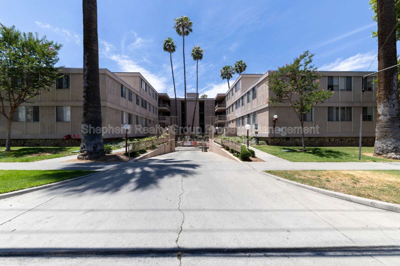 2 bed 2 bath condo with in unit washer/dryer property image